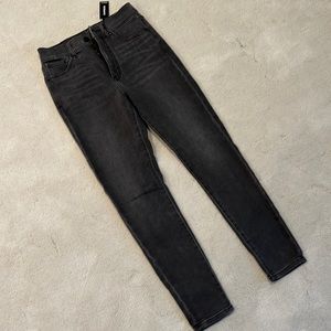 NWT Express Skinny High Rise